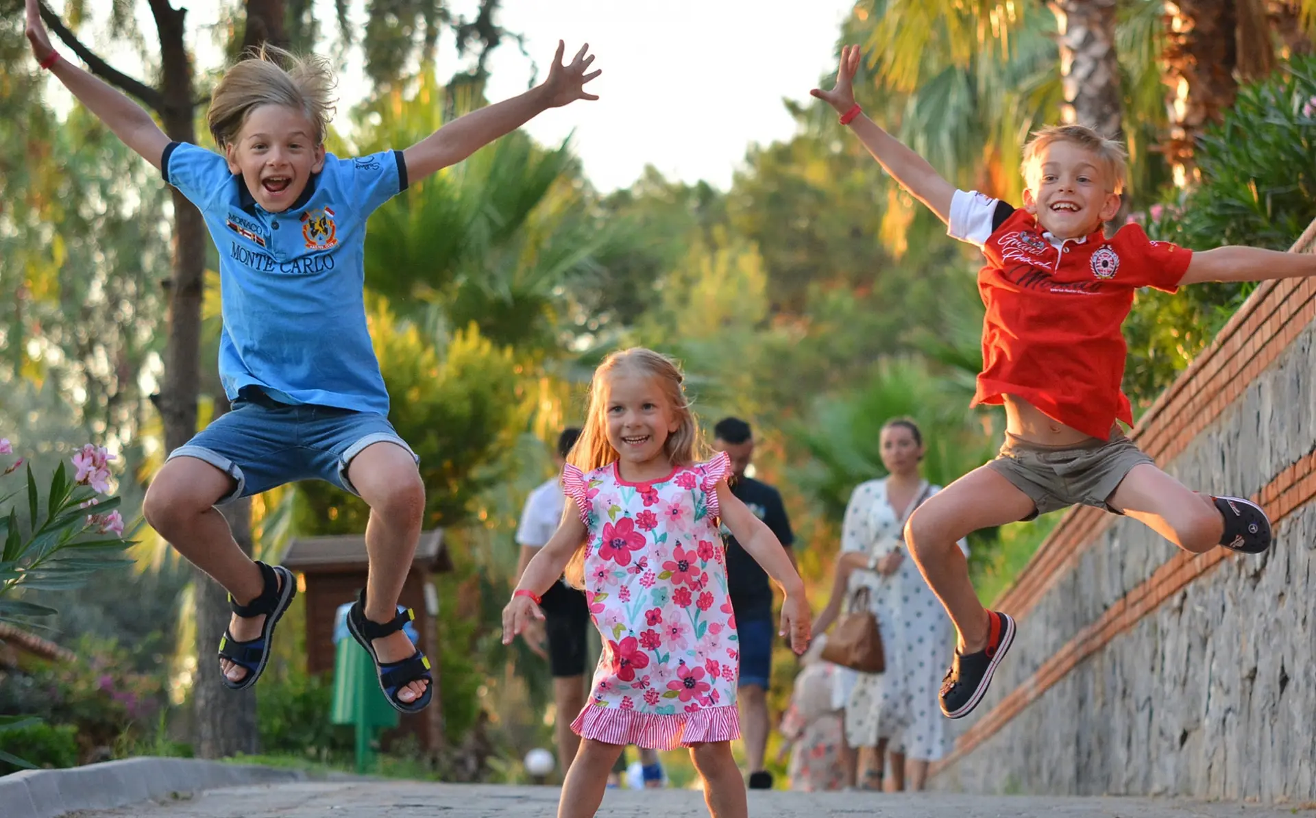 Kuşadası Aile Otelleri - Pinebay.com