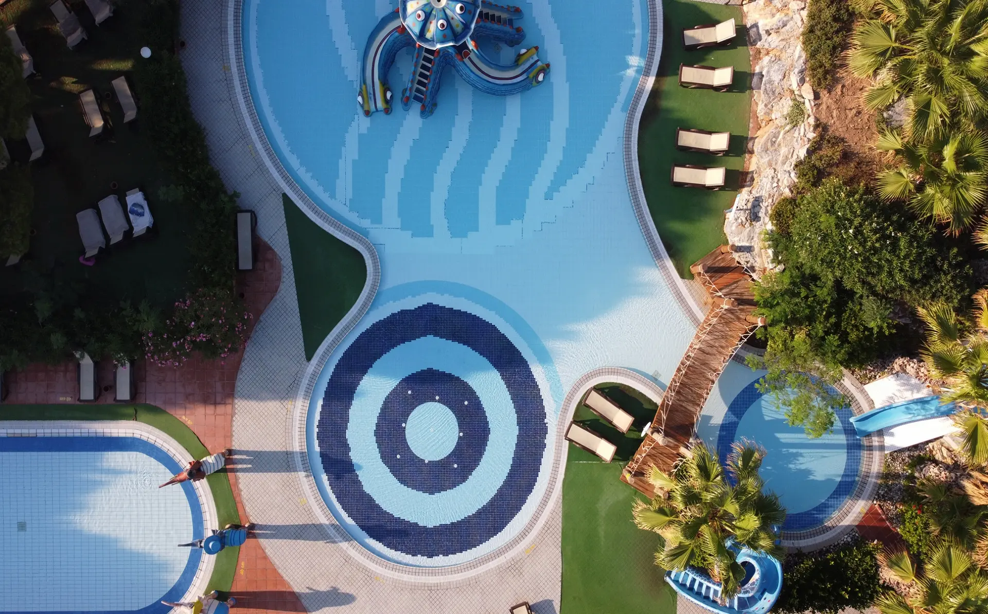 Kusadasi Hotels with Waterpark - Pinebay.com